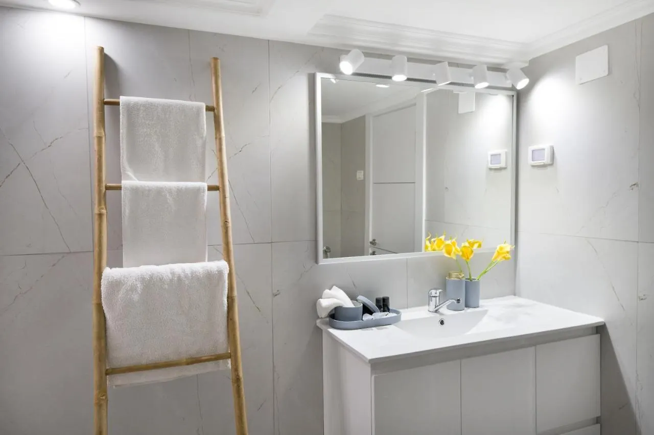 Romsuites - Apartment With Jacuzzi & Pool Table, Haifa Center, Bahai Garden ישראל