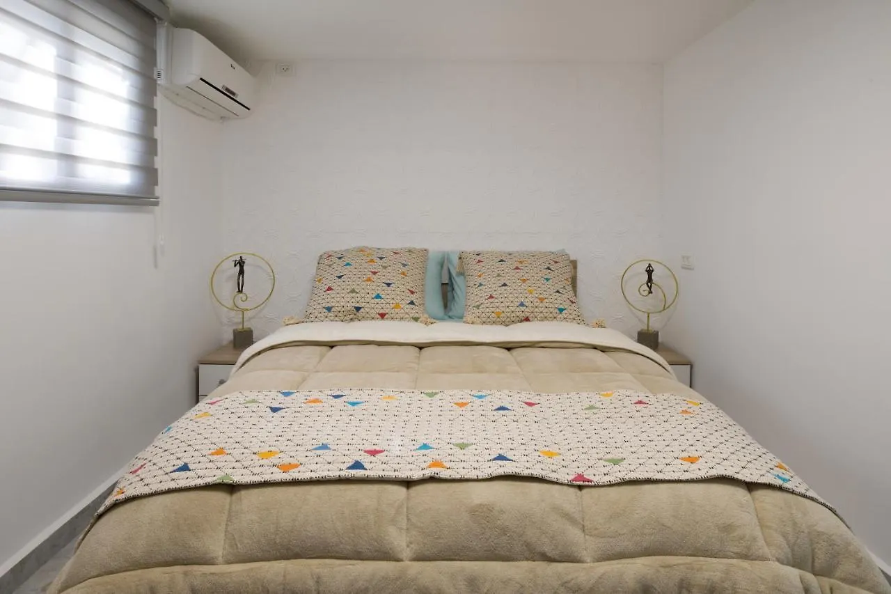 Romsuites - Apartment With Jacuzzi & Pool Table, Haifa Center, Bahai Garden ישראל