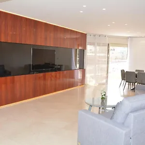 renovated-3-bedroom-residence-with-pool-next-the-beach.eilathotels.net/