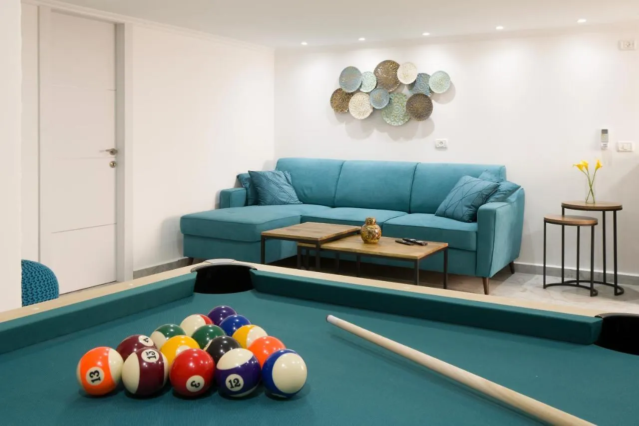 Romsuites - Apartment With Jacuzzi & Pool Table, Haifa Center, Bahai Garden